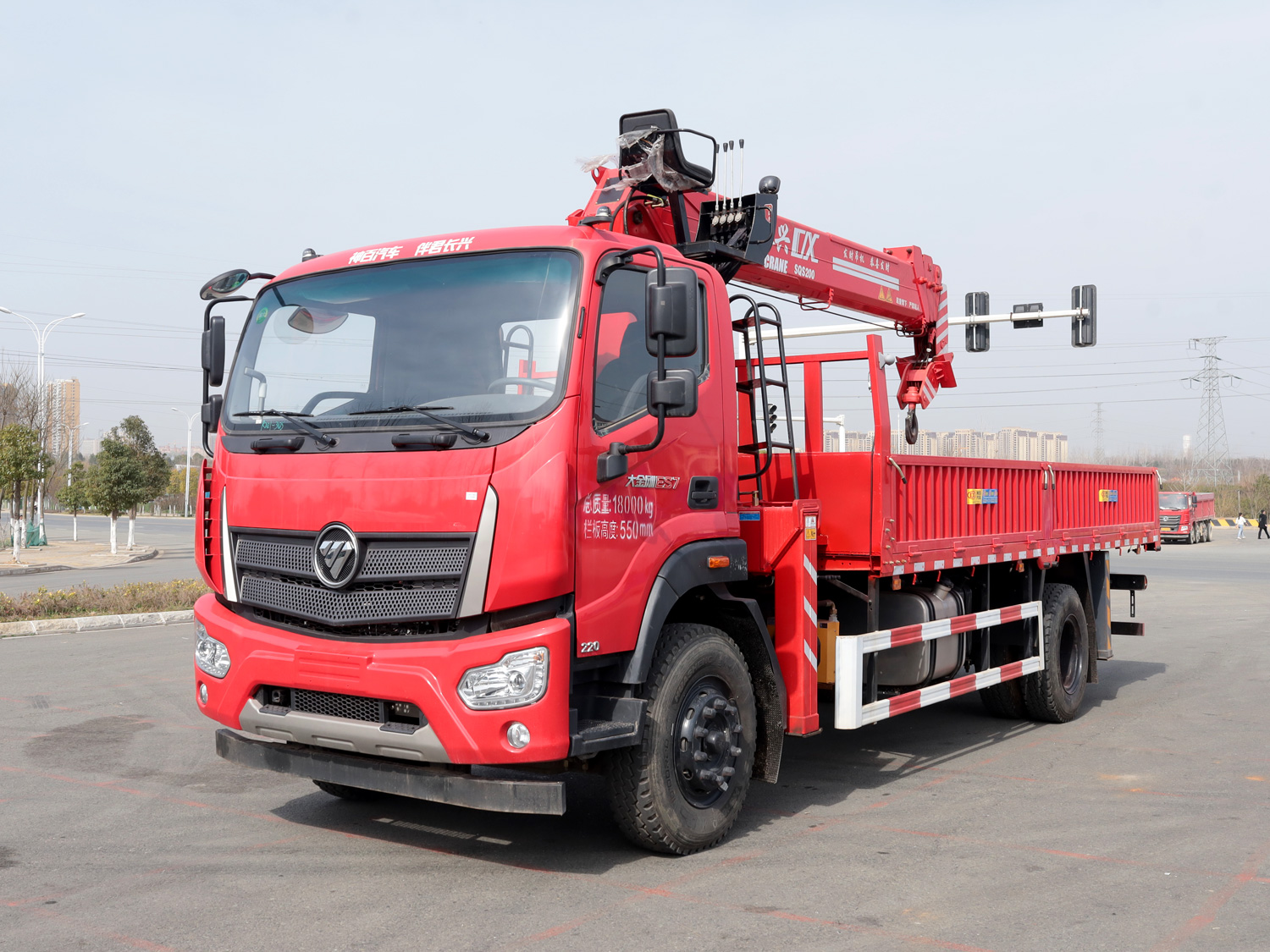 福田大金剛單排上裝長興發(fā)財版8噸直臂式吊機