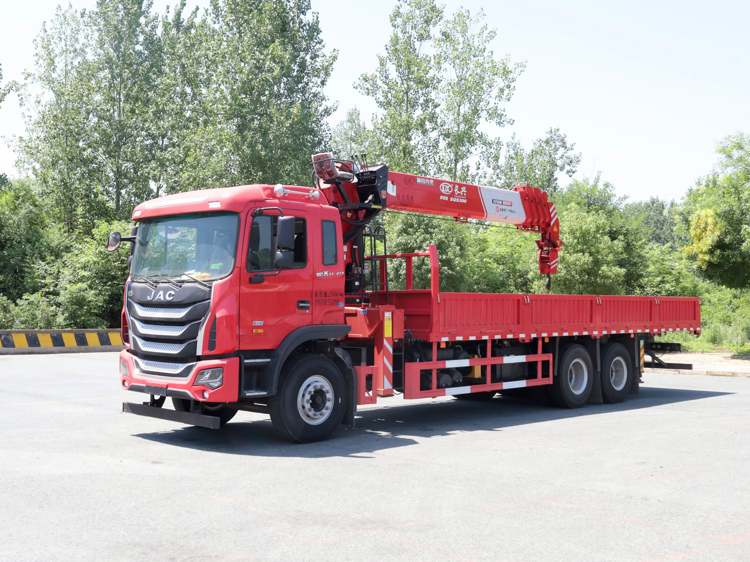 江淮格爾發(fā)K5W后八輪上裝長興質(zhì)尊版12噸直臂式吊機(jī)