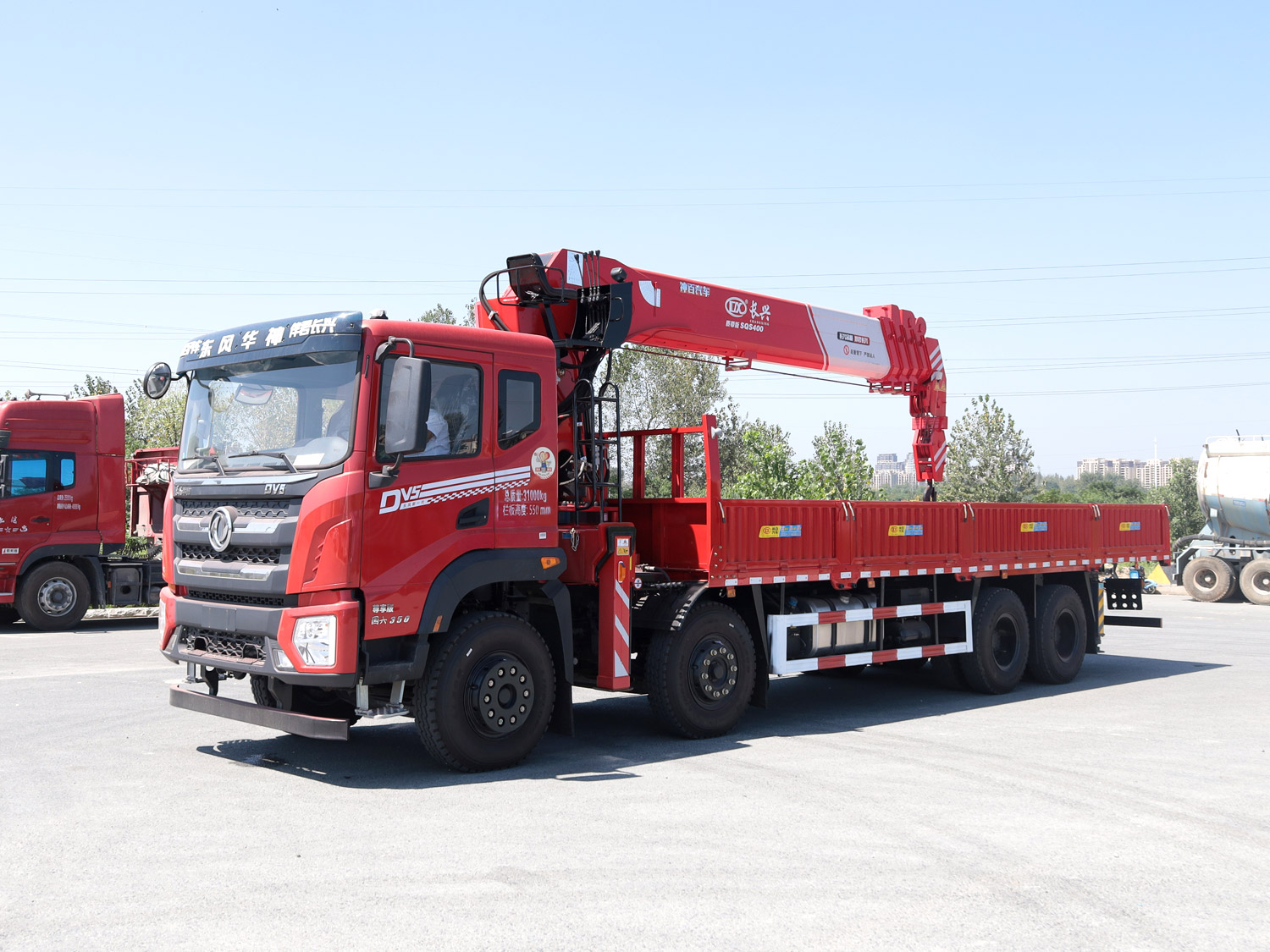 東風(fēng)華神DV5前四后八上裝長(zhǎng)興16噸直臂式吊機(jī)