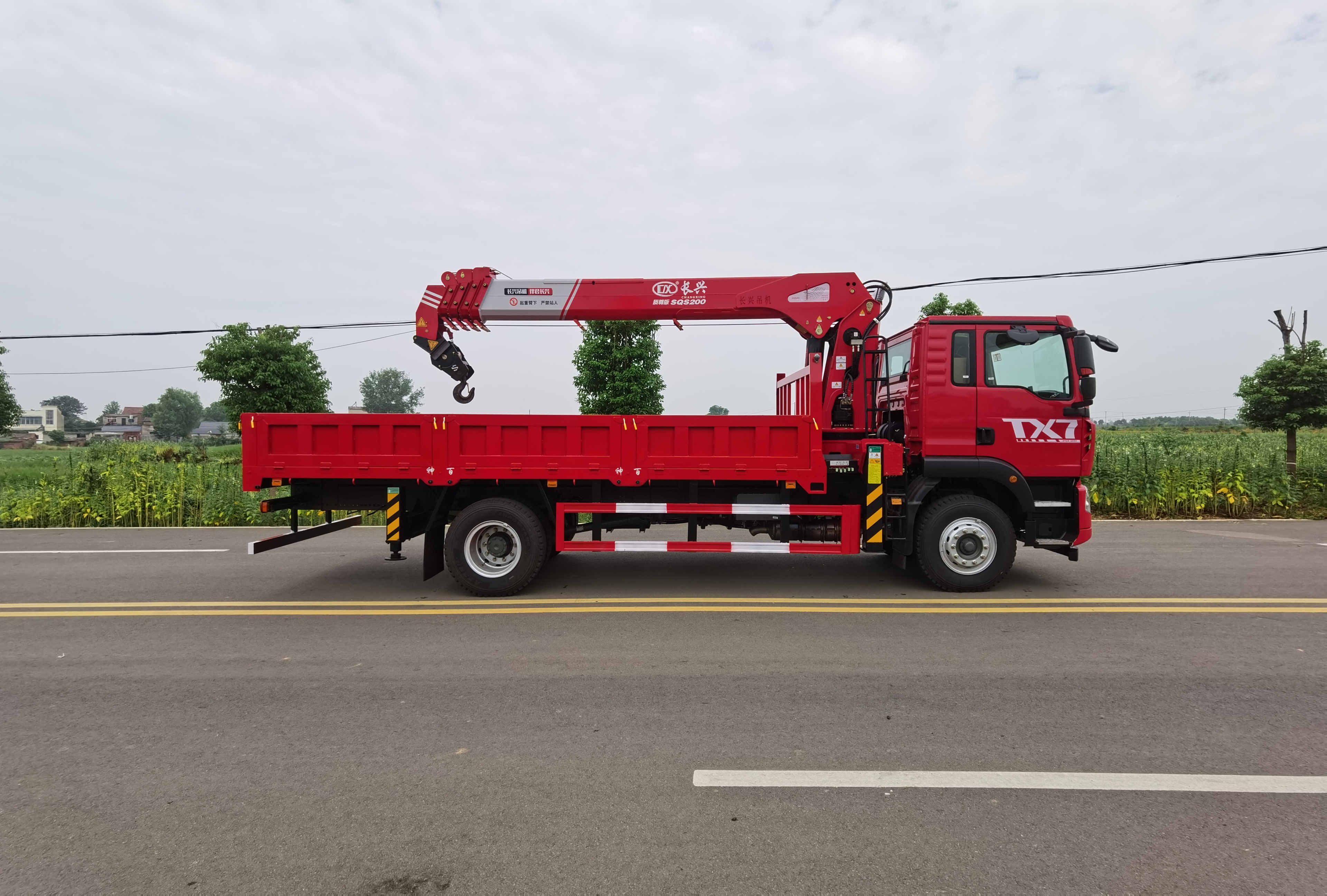 重汽豪沃單橋隨車吊