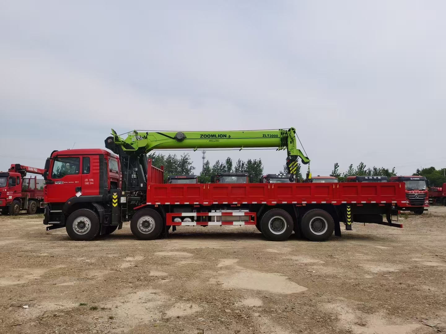 重汽豪沃前四后八活動車型