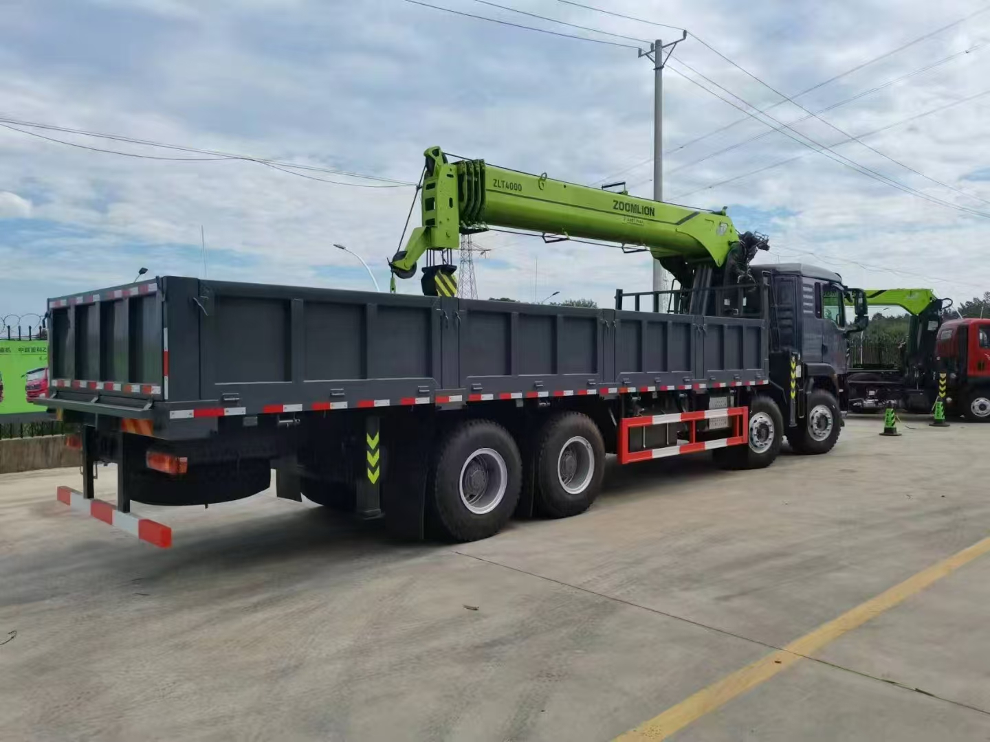 重汽豪沃前四后八活動車型