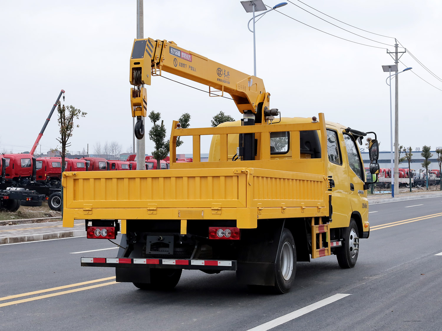 福田藍(lán)牌雙排座隨車吊