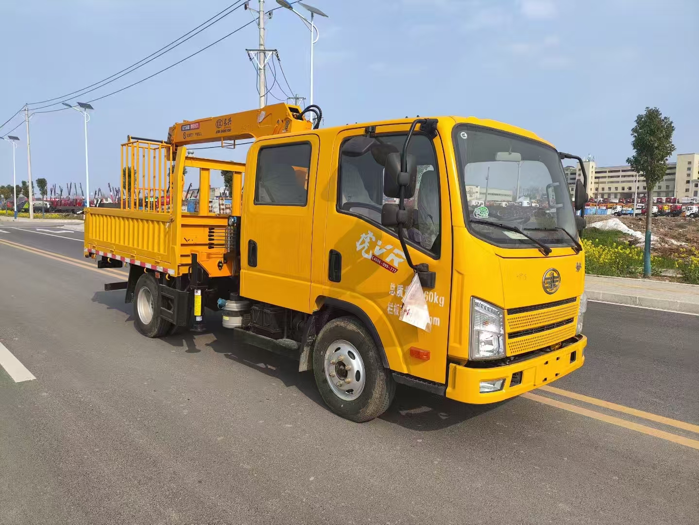 解放雙排座藍牌隨車吊